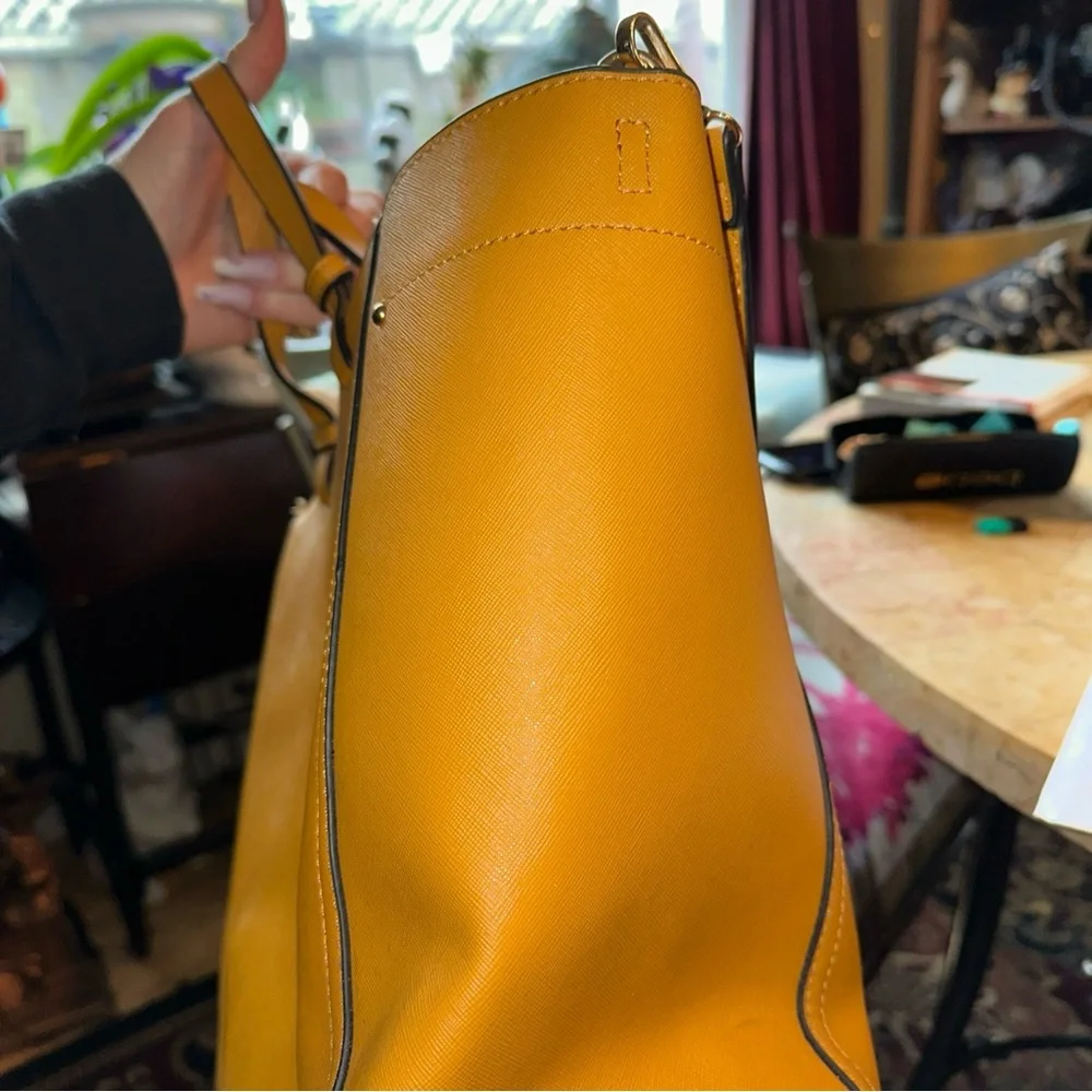 MOA YELLOW BAG